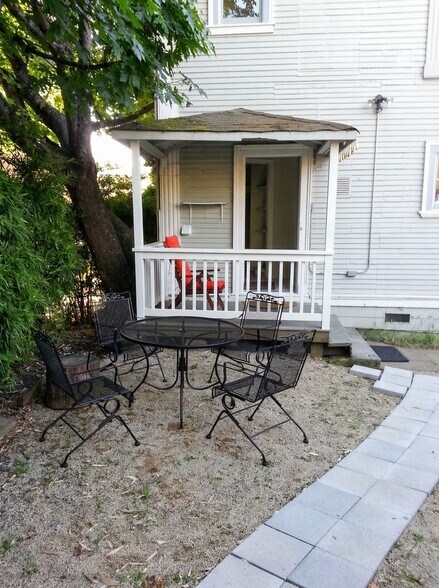 More Photos Of 2633 Regent St, Berkeley Dormitory For Sale