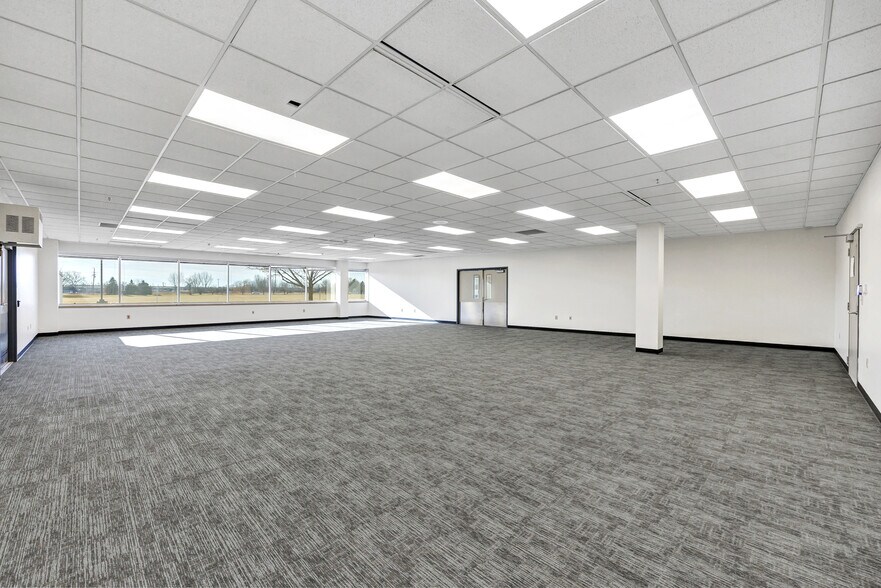 More Photos Of 3500 Packerland Dr, De Pere Office For Lease