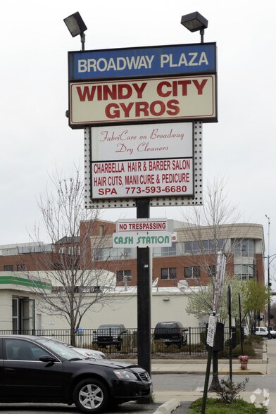 More Photos Of 3928-3930 N Broadway St, Chicago Freestanding For Lease