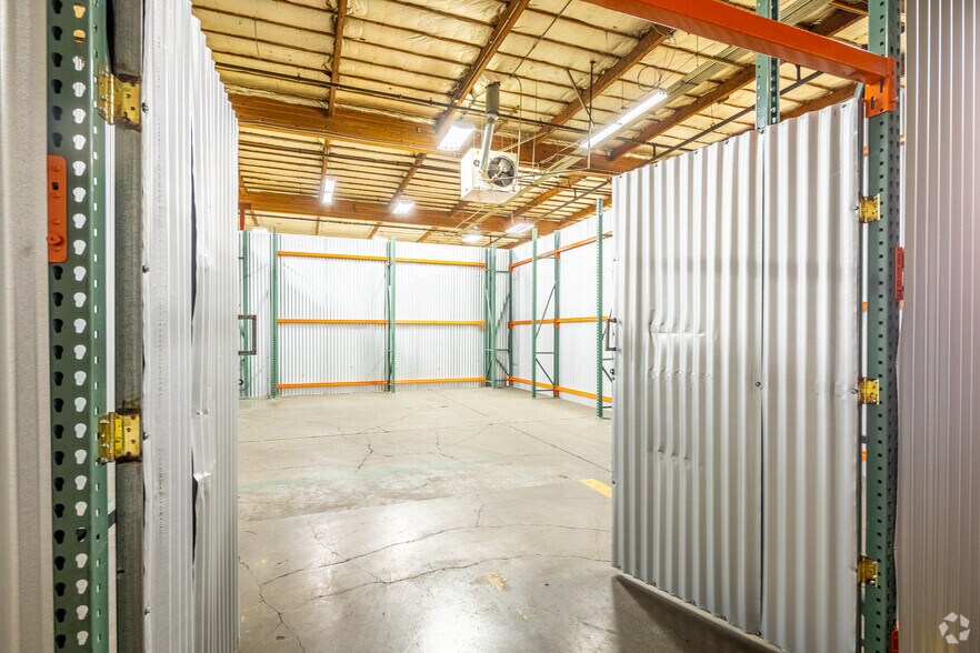 More Photos Of 6035 NE 92nd Dr, Portland Warehouse For Lease