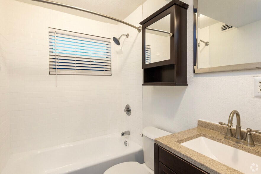 More Photos Of 1405 S Lorenzo Ave, Tampa Apartments For Sale