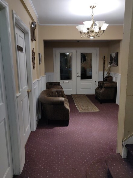 More Photos Of 64 Hilton Ave, Hempstead Office For Sale