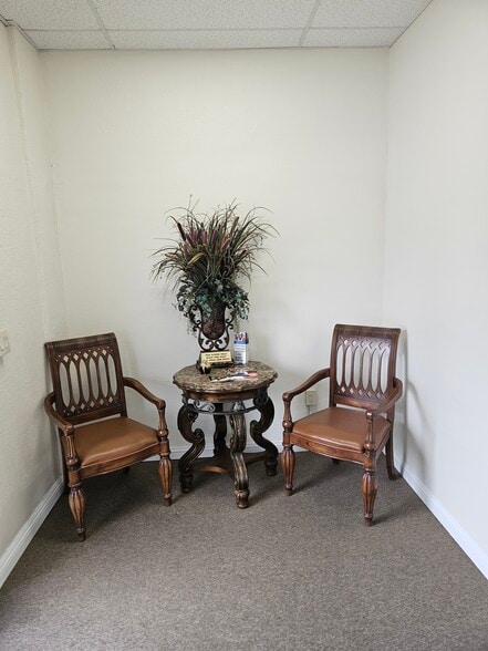 More Photos Of 445-475 N Lake Ave, Pasadena Freestanding For Lease