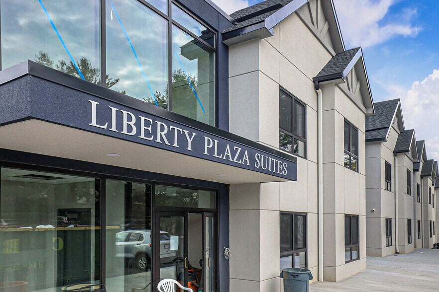 Primary Photo Of 500 Commerce St, Hawthorne Apartments For Sale