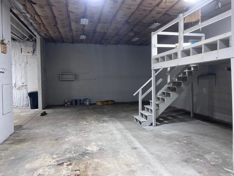 More Photos Of 301 E Ayre St, Wilmington Warehouse For Lease
