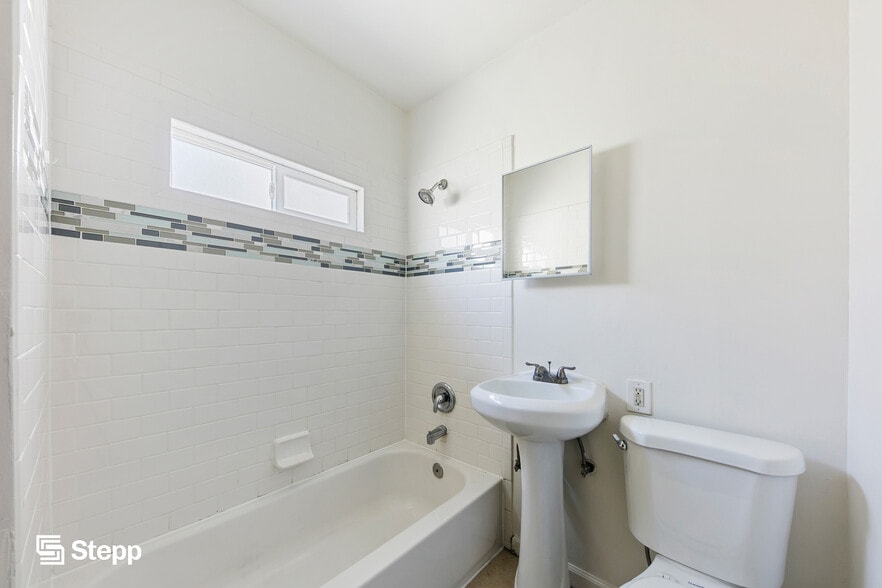 More Photos Of 1059 Gladys Ave, Long Beach Apartments For Sale