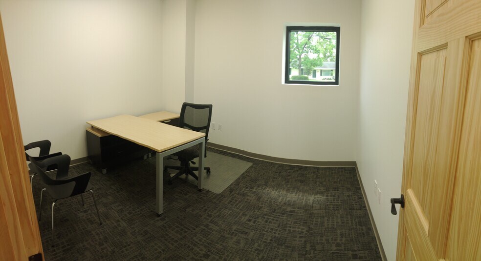 More Photos Of 4300 Mackinnon Industrial Pky, Mobile Distribution For Lease