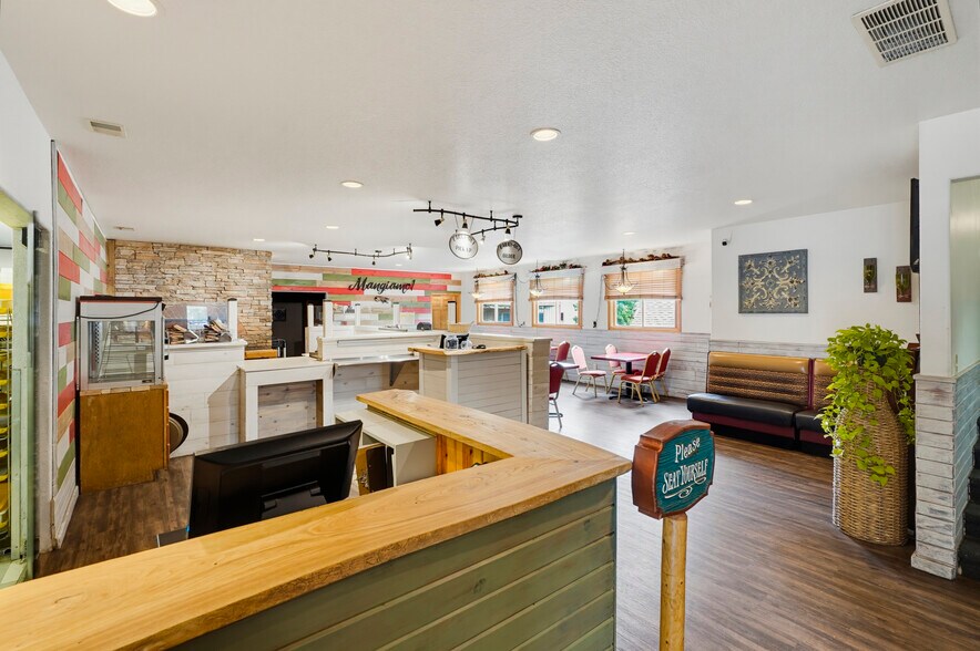More Photos Of 158 Museum Dr, Hill City Restaurant For Sale
