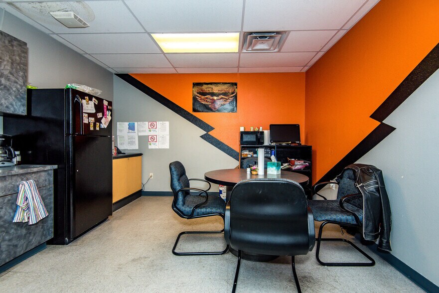 More Photos Of 2106 Highway 95, Bullhead City Auto Dealership For Sale