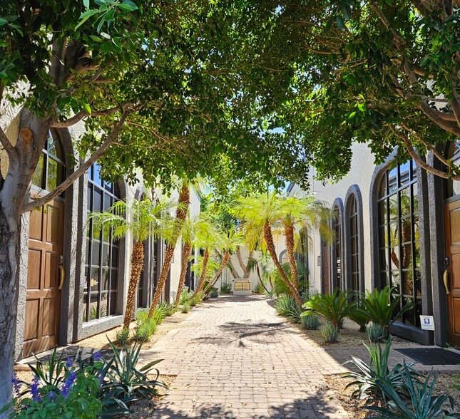 More Photos Of 8160 E Butherus Dr, Scottsdale Office For Sale