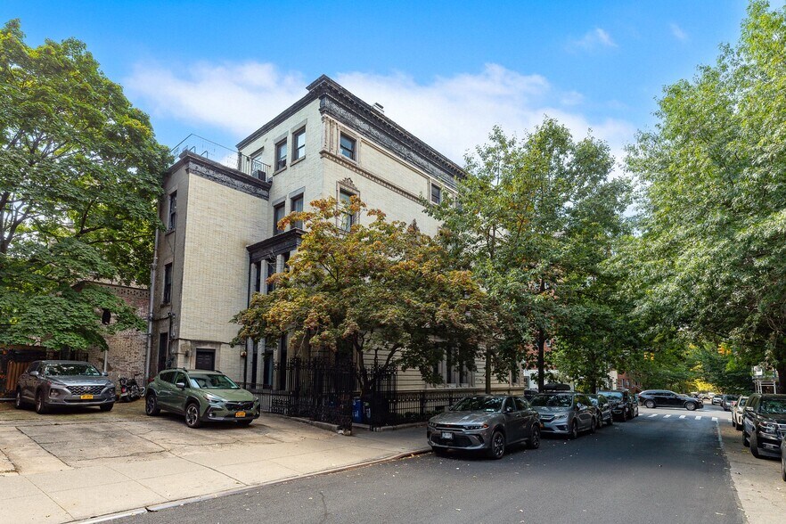 More Photos Of 121 8th Ave, Brooklyn Apartments For Sale