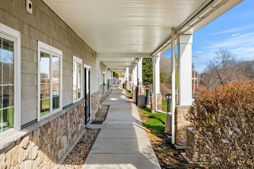 More Photos Of 19 Bridge St, Kittery Coworking Space