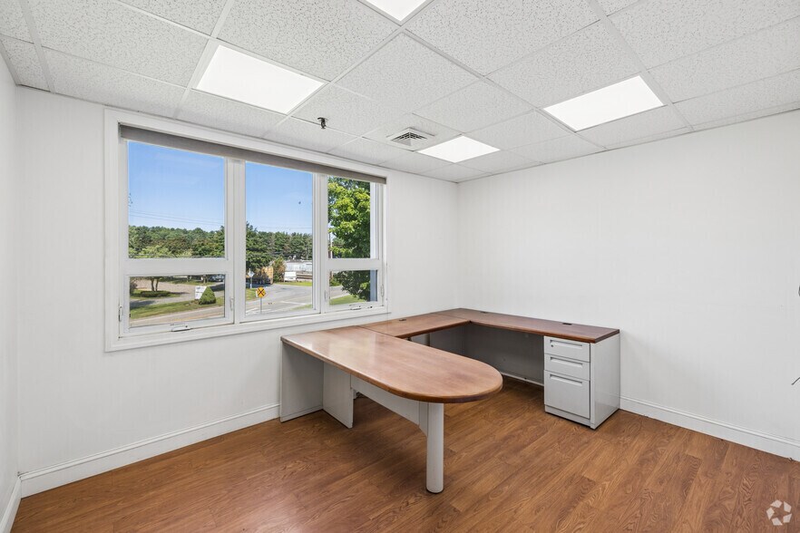 More Photos Of 6 Willow Rd, Ayer Warehouse For Lease