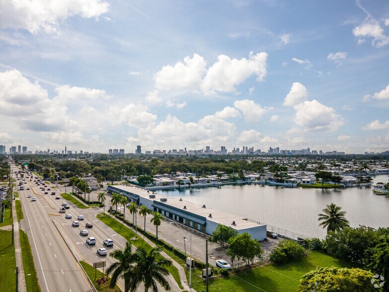 Primary Photo Of 3192-3194 W Hallandale Beach Blvd, Hallandale Freestanding For Lease