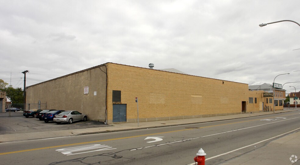 More Photos Of 680 Amherst St, Buffalo Bowling Alley For Sale