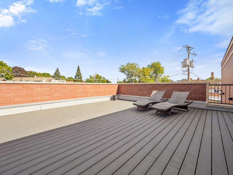 More Photos Of 4650-52 Lawrence, Chicago Office For Sale