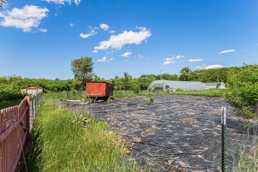 More Photos Of 56968 Dailey Rd, Dowagiac Shelter For Sale