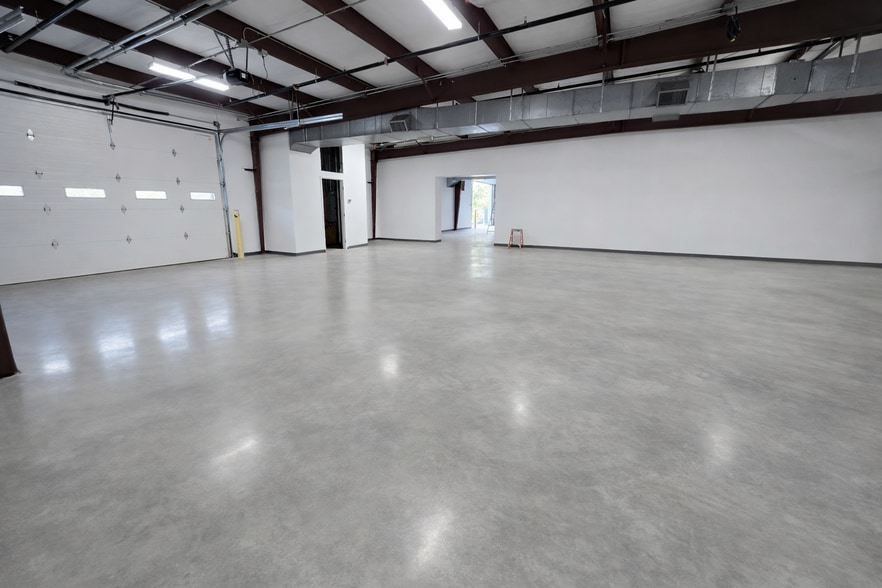 More Photos Of 114 S State St, Haw River Manufacturing For Sale