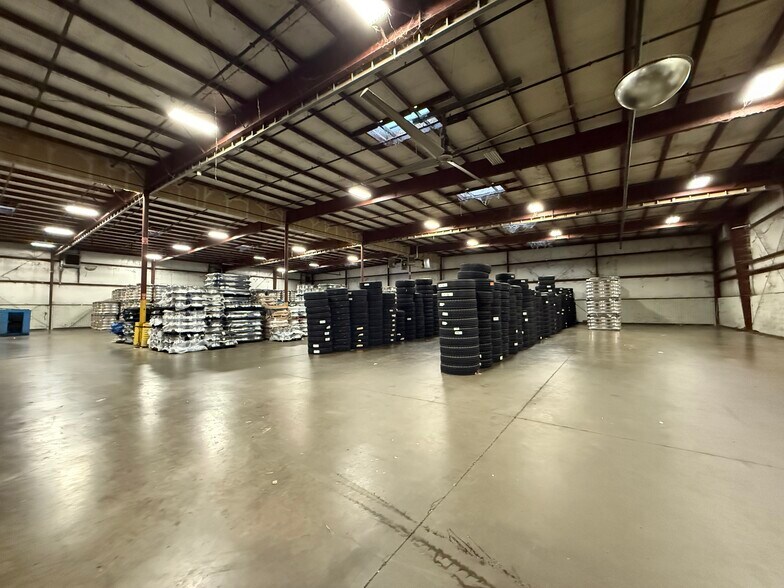 More Photos Of 4401 N Elm St, Denton Manufacturing For Lease