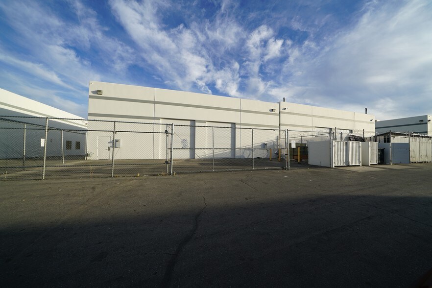 More Photos Of 4534 W Hacienda Ave, Las Vegas Light Distribution For Lease