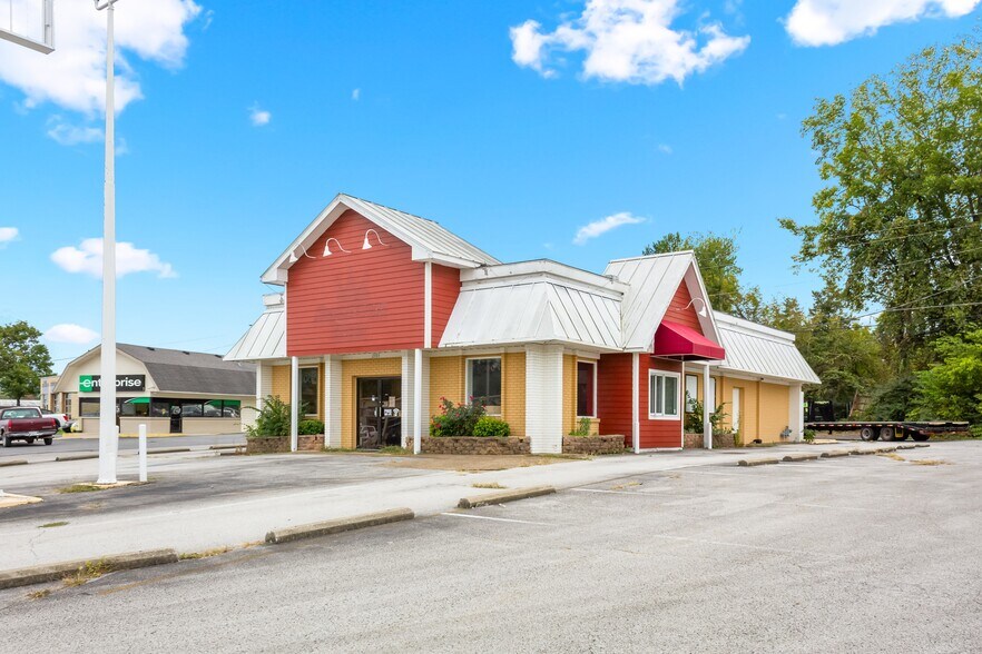 Primary Photo Of 2303 Ft. Campbell Blvd, Hopkinsville General Retail For Sale