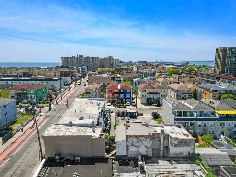 More Photos Of 9710 Rockaway Beach Blvd, Rockaway Beach Storefront Retail Residential For Sale