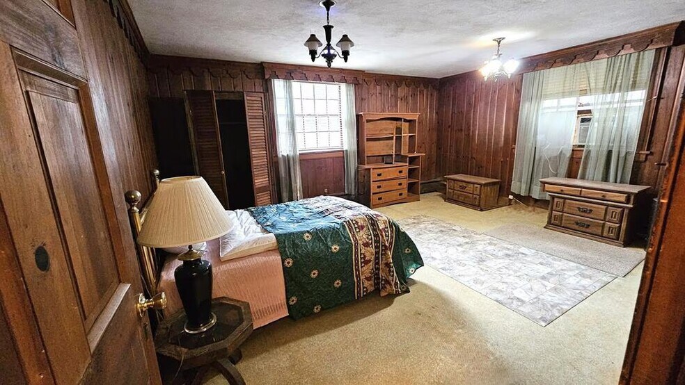 More Photos Of 850 Kinderton Rd, Clarksville Hospitality For Sale