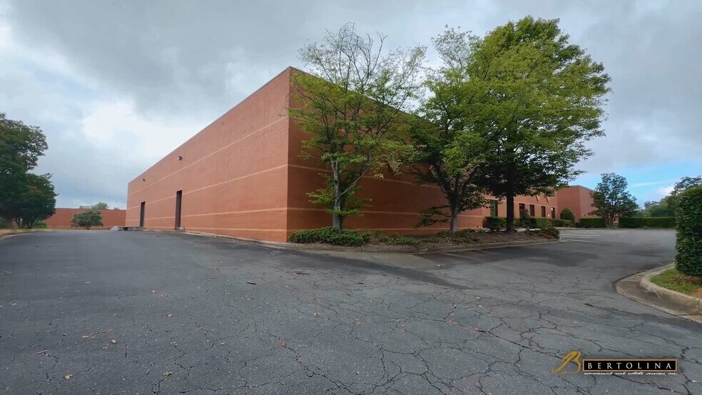 Primary Photo Of 10605 Southern Loop Blvd, Pineville Warehouse For Lease