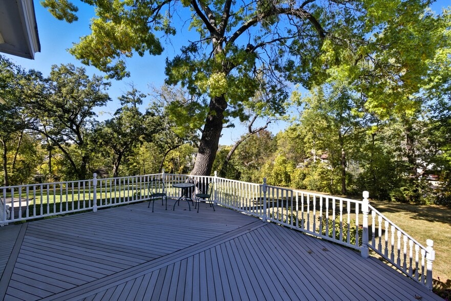 More Photos Of 1625 3rd Ave, Anoka Hospitality For Sale