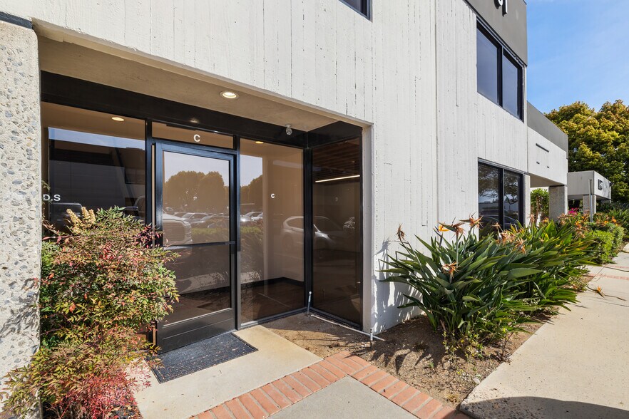 More Photos Of 5731 Palmer Way, Carlsbad Research And Development For Lease