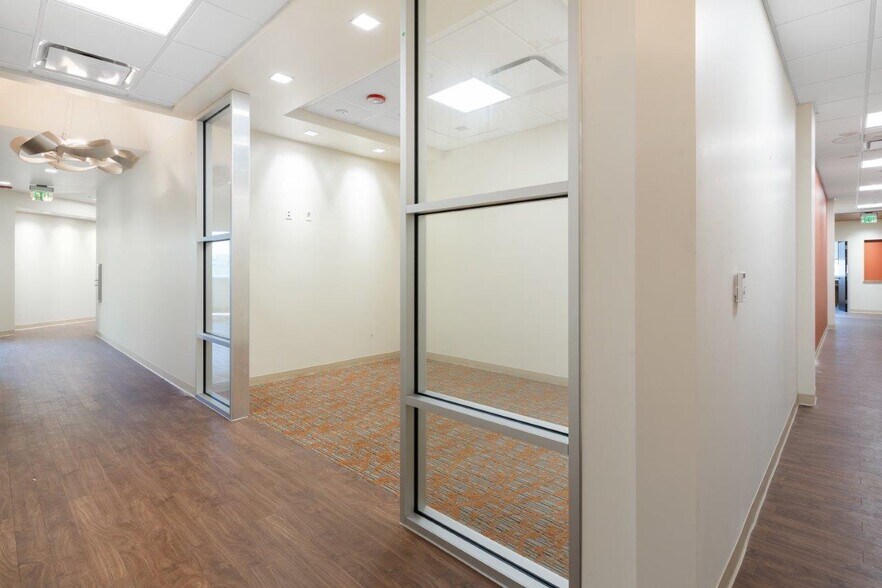 More Photos Of 5000 Commerce Dr, Bakersfield Medical For Sale