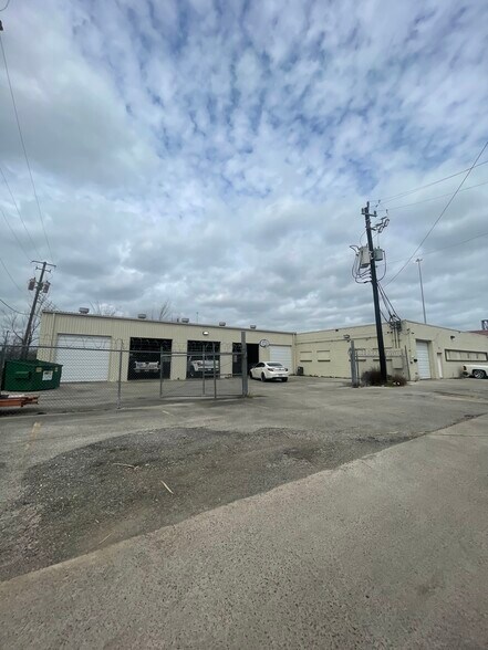 Primary Photo Of 5440 Gulf Fwy, Houston Warehouse For Lease