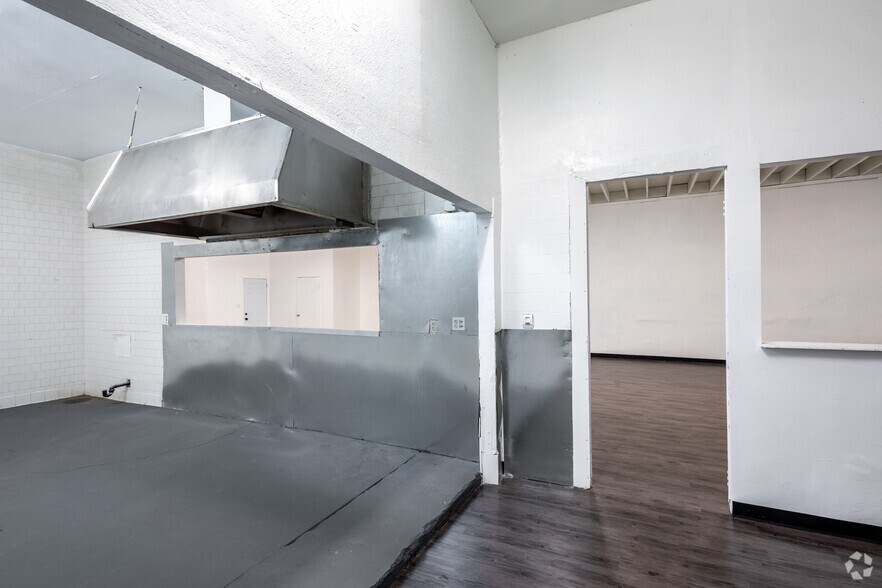More Photos Of 8129 San Pedro St, Los Angeles Storefront For Sale