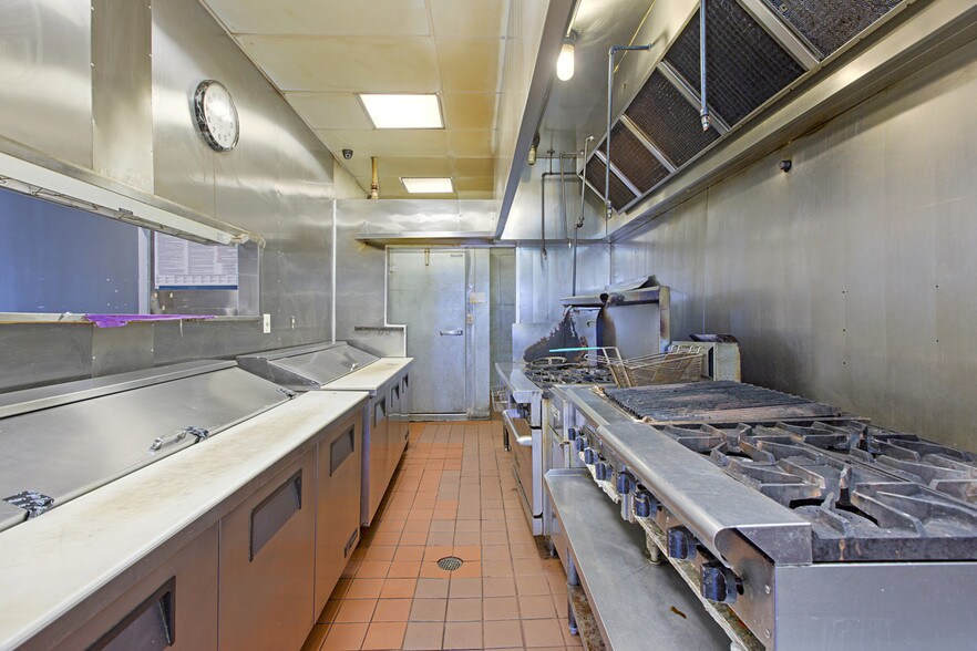More Photos Of 727-737 Pearl St, La Jolla Medical For Lease