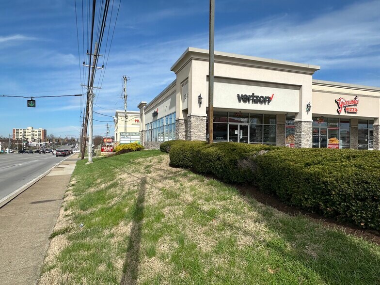 More Photos Of 2348-2358 Nicholasville Rd, Lexington Unknown For Lease