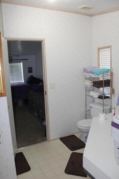 More Photos Of 339 S Highway 89, Circleville Hotel For Sale