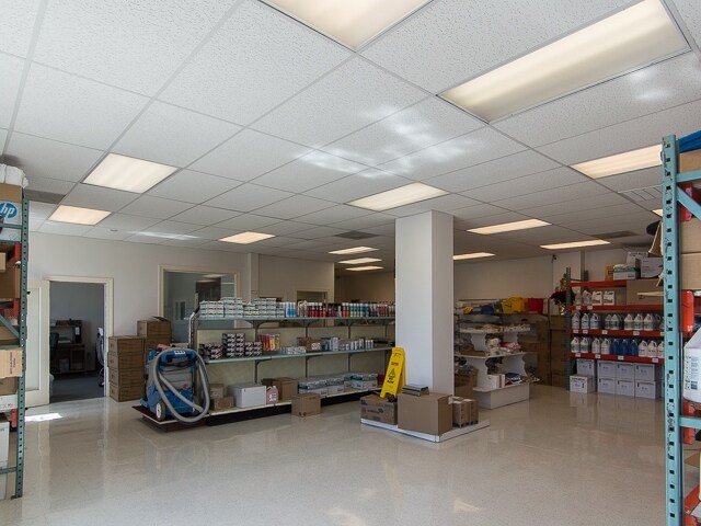 More Photos Of 8105 SE Duke St, Portland Storefront Retail Office For Sale