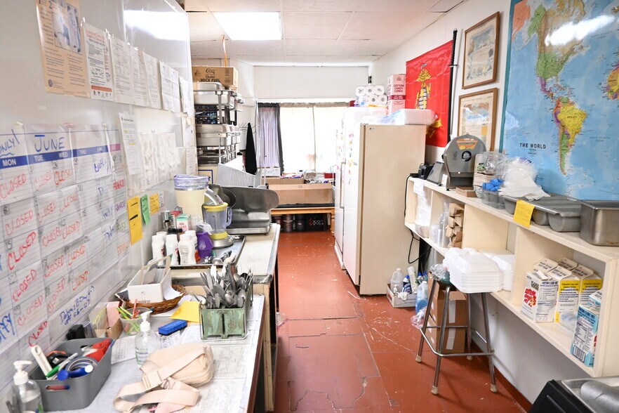 More Photos Of 937 W Wooster Rd, Barberton Storefront Retail Residential For Sale