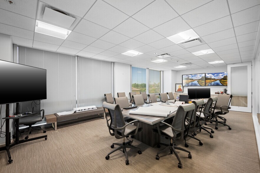 More Photos Of 301 N Lake Ave, Pasadena Office For Lease