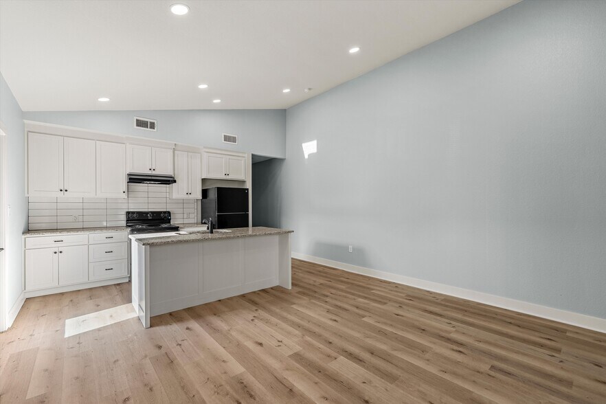 More Photos Of 711 4th St, Eddy Specialty For Sale