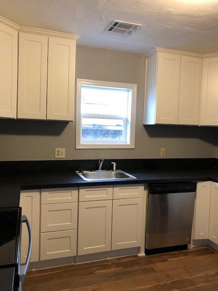 More Photos Of 633 C St, Sparks Apartments For Sale