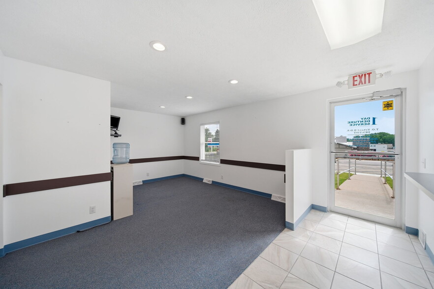 More Photos Of 3165 County Farm Rd, Jackson Storefront Retail Office For Sale