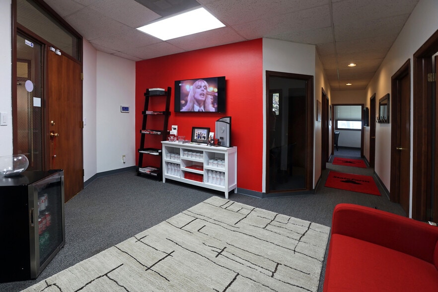 More Photos Of 4291 Austin Bluffs Pky, Colorado Springs Office For Lease