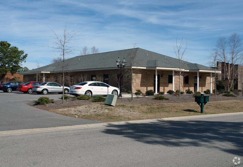 More Photos Of 5505 Business Dr, Wilmington Office Residential For Lease