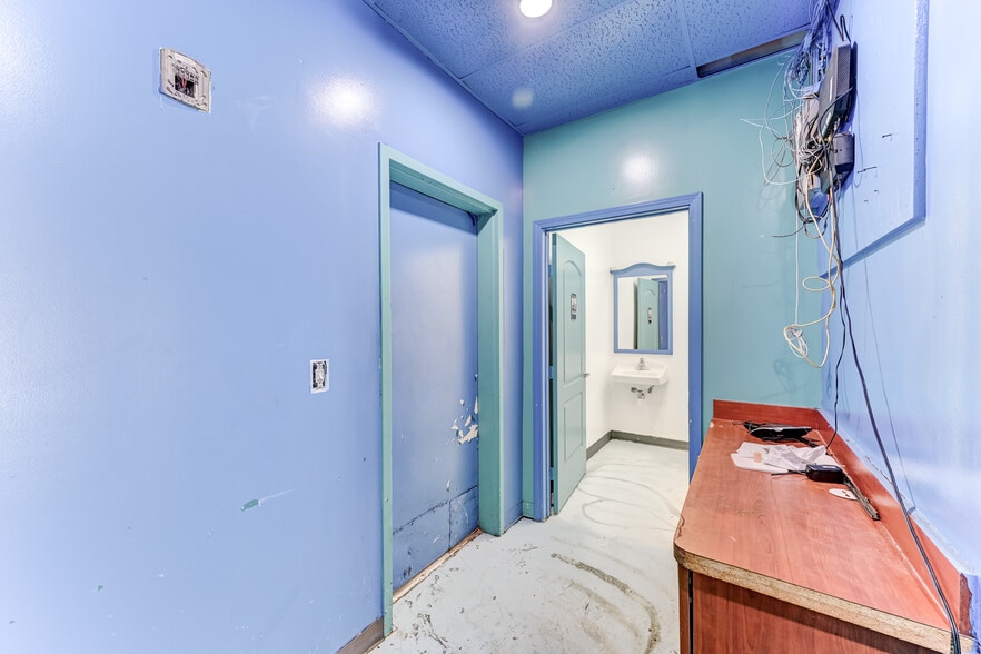 More Photos Of 324 Fm-1960 Rd, Houston General Retail For Sale