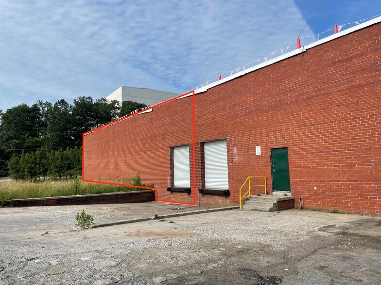 More Photos Of 3455 Empire Blvd SW, Atlanta Warehouse For Lease