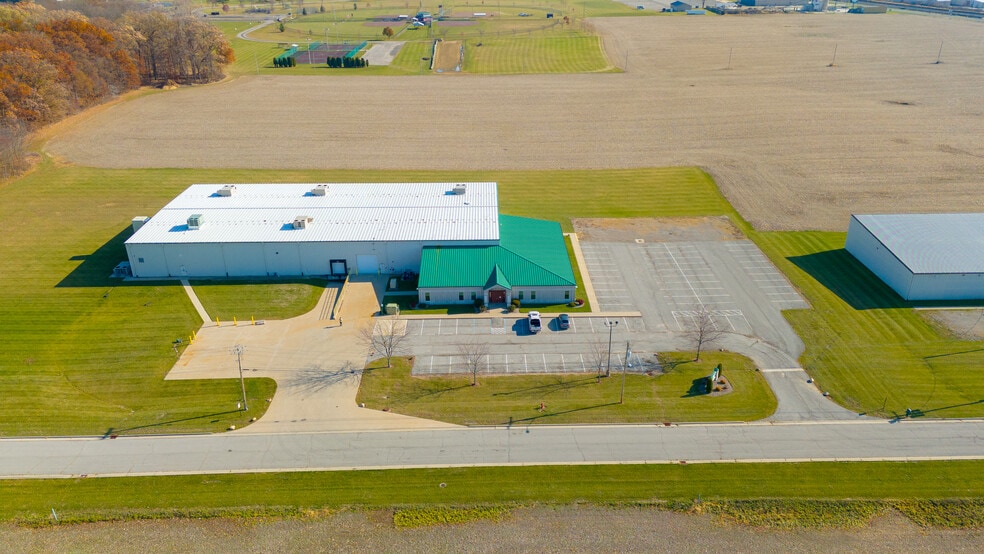 Primary Photo Of 118 Industrial Dr, Edgerton Warehouse For Sale