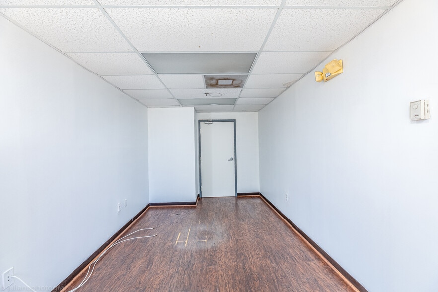 More Photos Of 11965 SW 142nd Ter, Miami Light Distribution For Sale