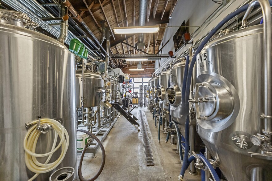 More Photos Of 1039-1045 S Virginia St, Reno Storefront Retail Office For Sale