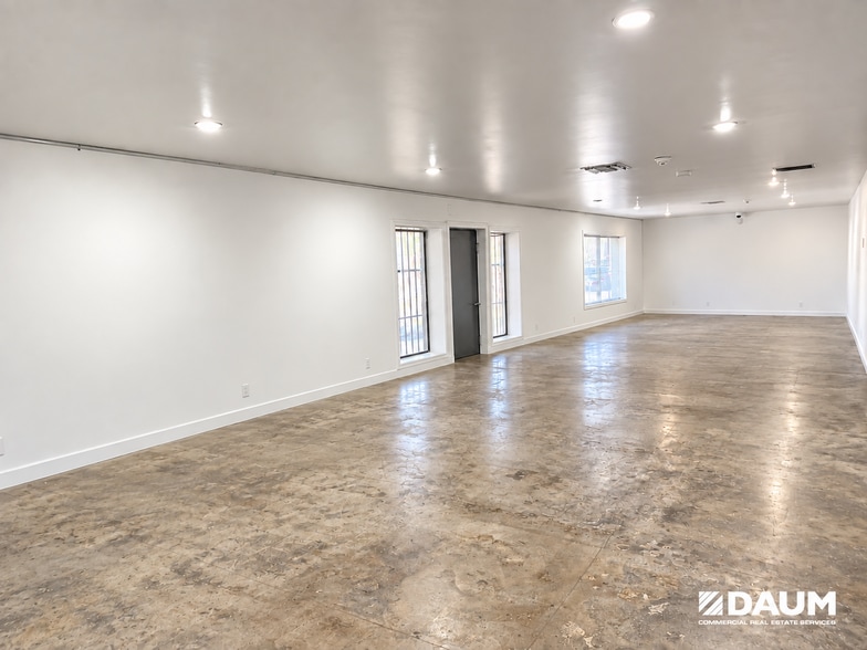 More Photos Of 644-648 Mateo St, Los Angeles Warehouse For Sale